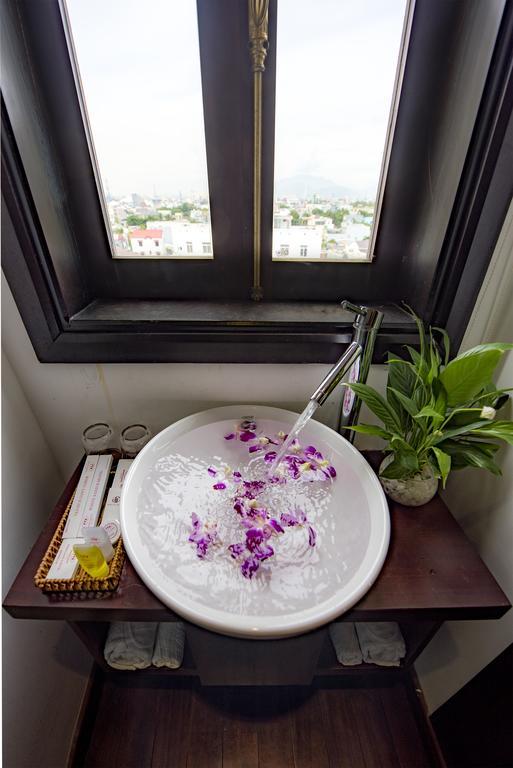 Sea Flower Hotel Da Nang Esterno foto