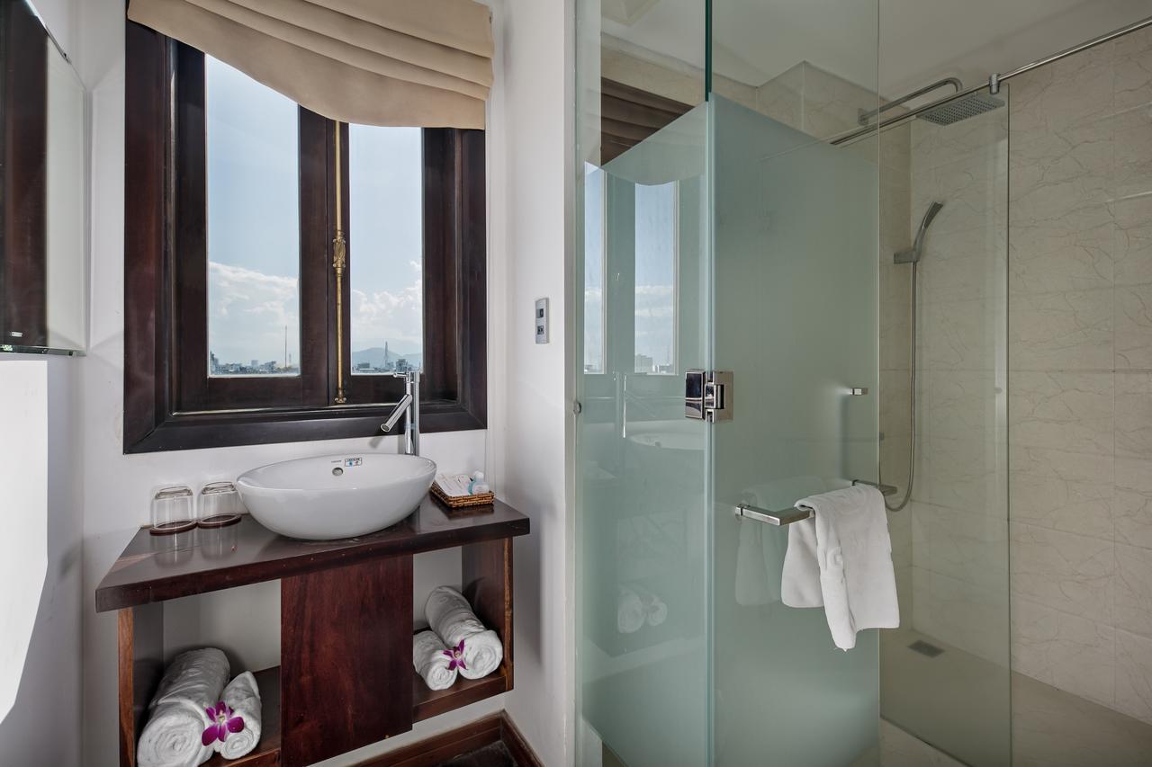 Sea Flower Hotel Da Nang Esterno foto